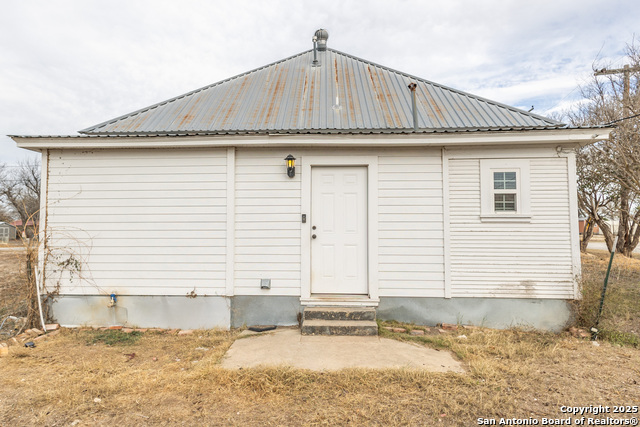 219 S Pickford Property Photo 21