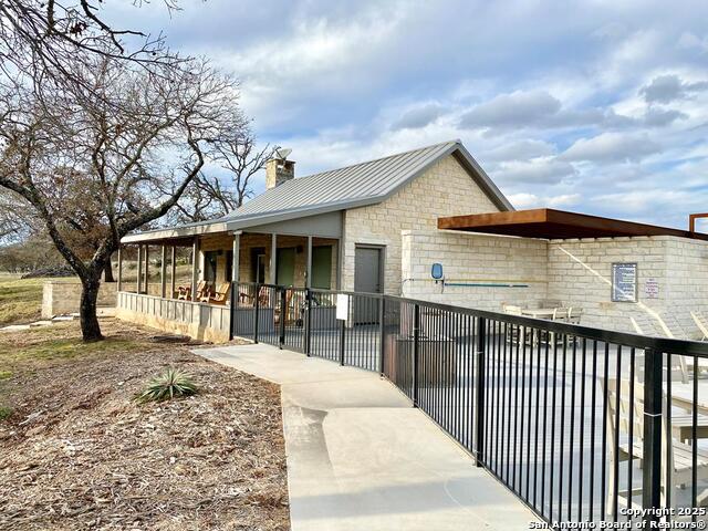 -- Oryx View Dr. Property Photo 18