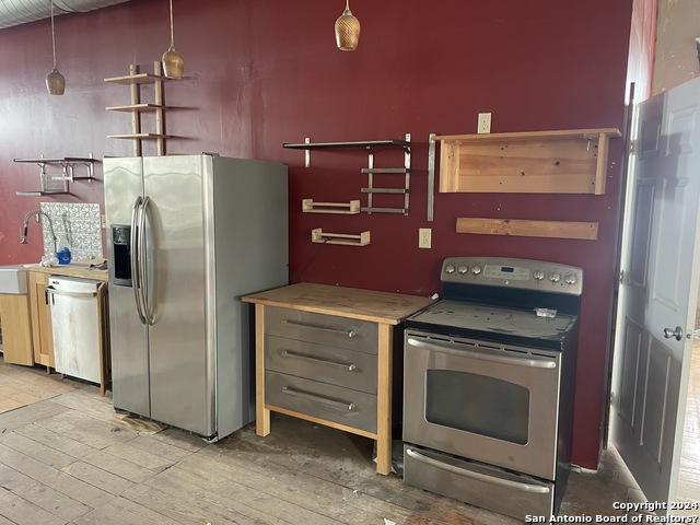 206 S Commercial Drive Property Photo 6