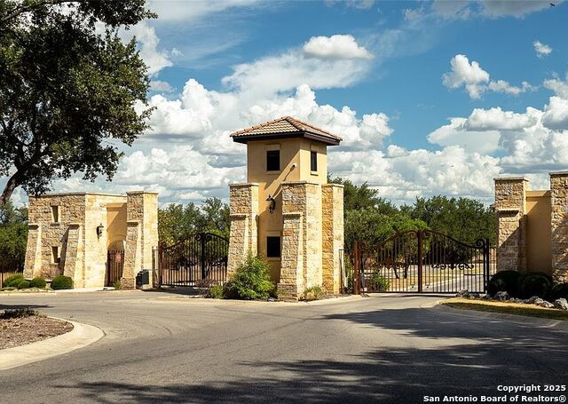 2542 George Pass Property Photo 15