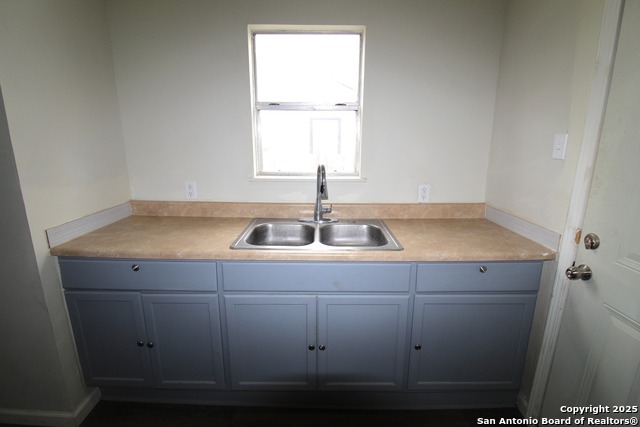 255 Rollins Ave. Property Photo 8