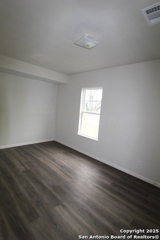 255 Rollins Ave. Property Photo 14
