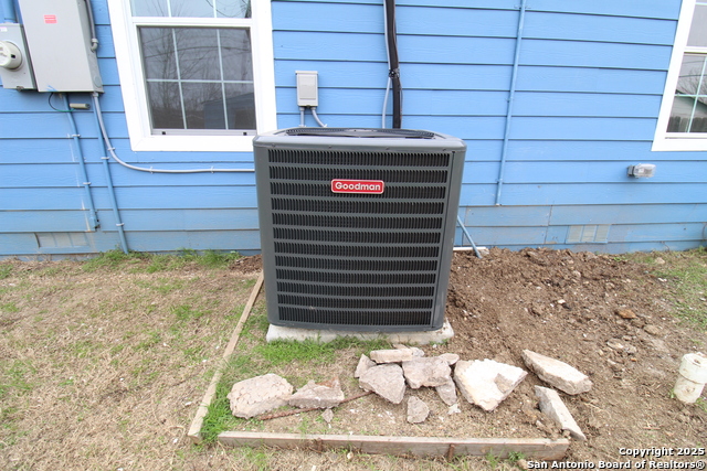 255 Rollins Ave. Property Photo 16