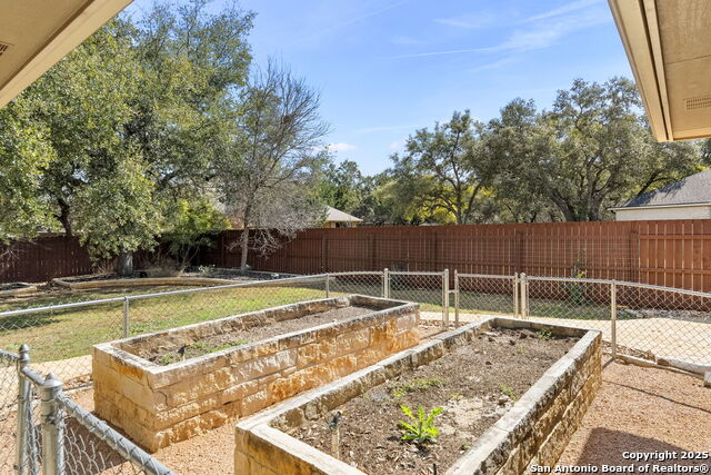 9506 Basket Elm Property Photo 38