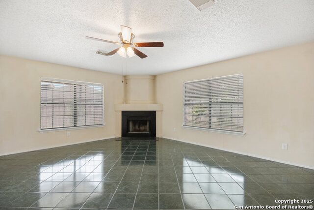 7806 Larcrest Ln Property Photo 4