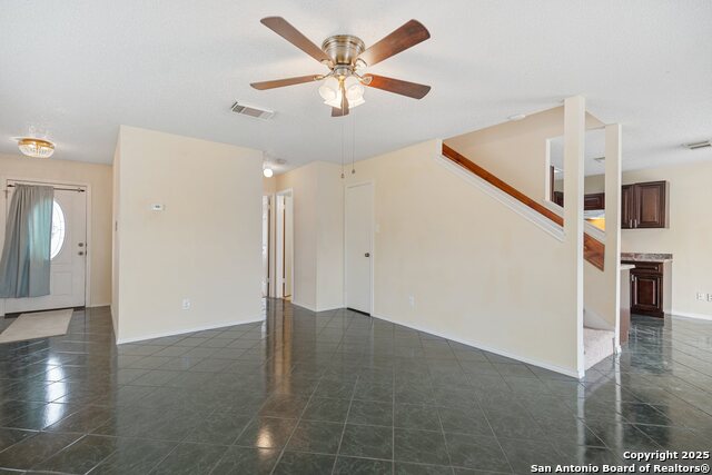 7806 Larcrest Ln Property Photo 5