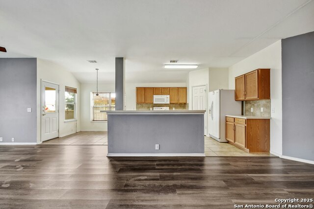 15702 Turfway Park Property Photo 9