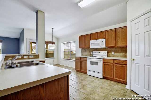 15702 Turfway Park Property Photo 10