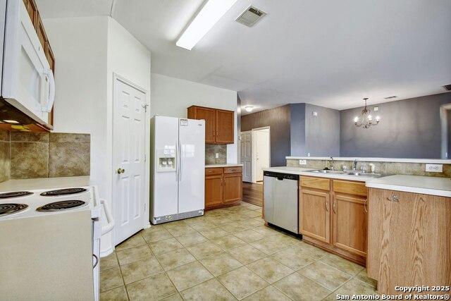 15702 Turfway Park Property Photo 12