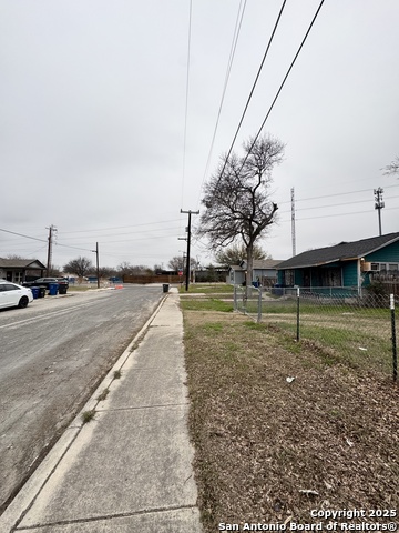 410 Millard Property Photo 4