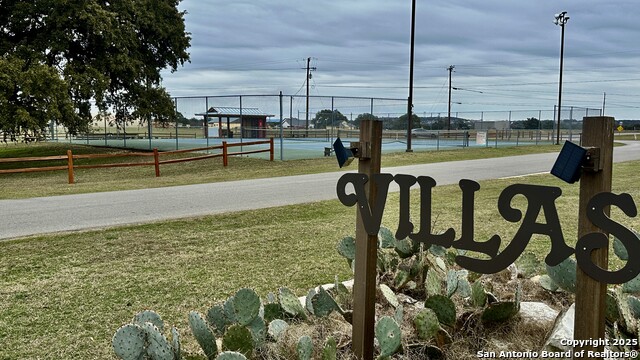 000 Tawny Oak Property Photo 13