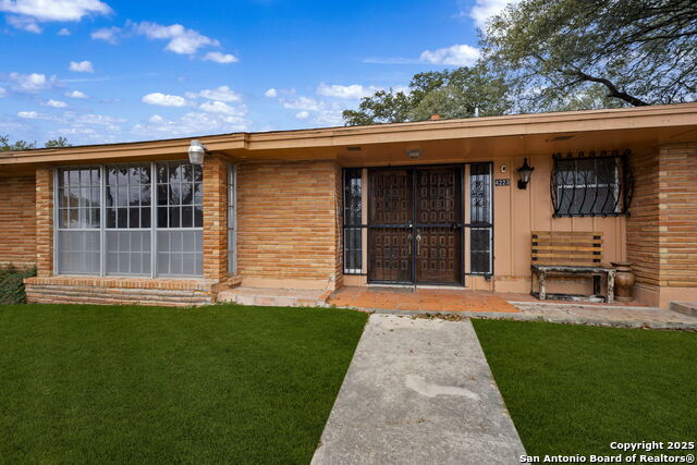 4223 Willowbrook Property Photo 4