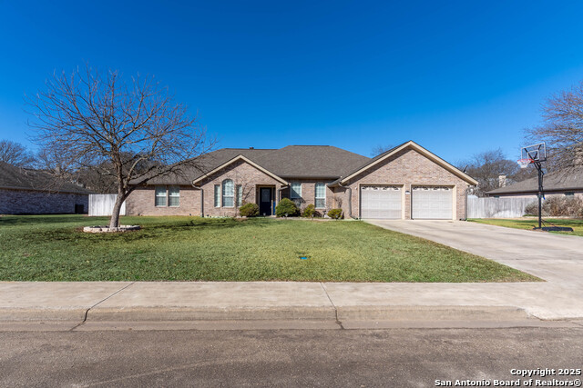 1030 Creek Run Property Photo 1