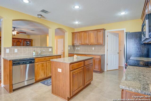 839 Wooden Fox Property Photo 8