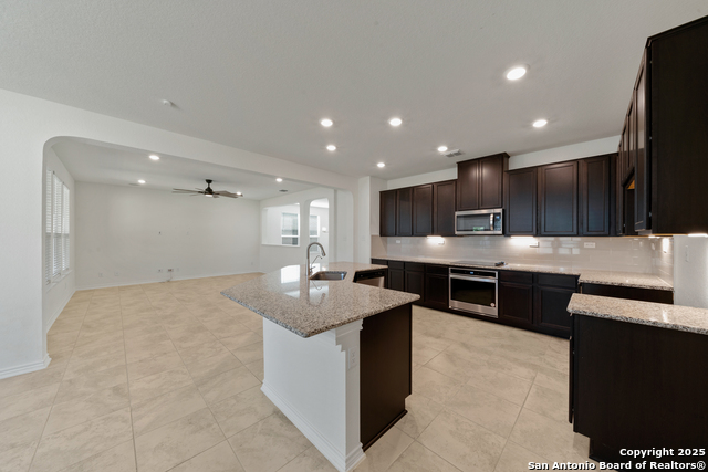 22422 Peonia Park Property Photo 6