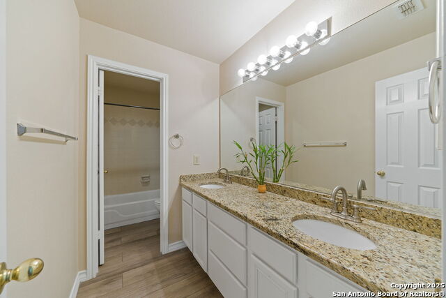 7126 Snowden Crest Property Photo 16