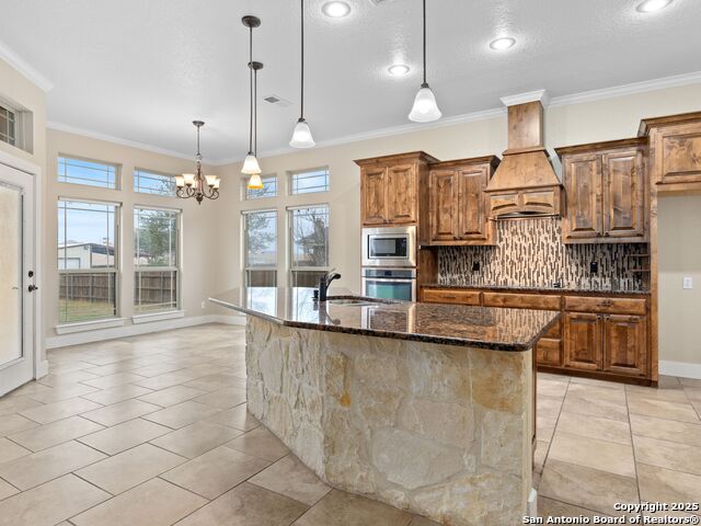 822 Chambord Drive Property Photo 9