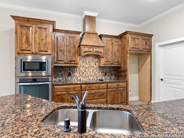 822 Chambord Drive Property Photo 11