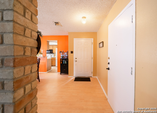 5215 Vinecrest Cir Property Photo 4