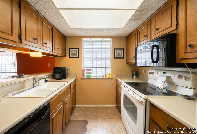 5215 Vinecrest Cir Property Photo 15