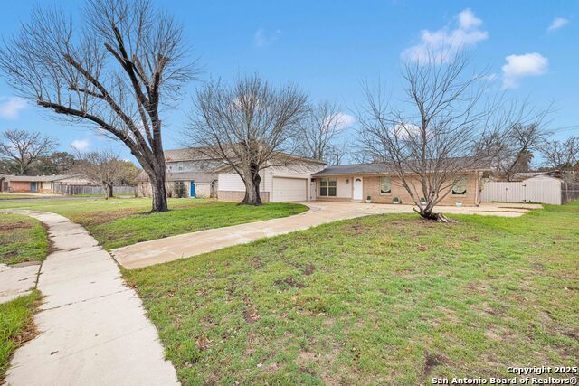 823 Briarcliff Dr Property Photo 3