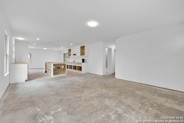823 Briarcliff Dr Property Photo 6