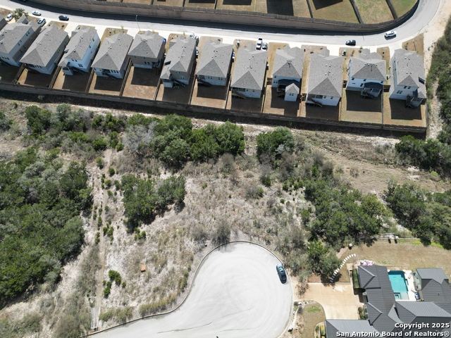 210 Majestic Blf Property Photo 2