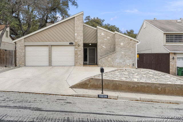 15238 Moss Way Property Photo 1