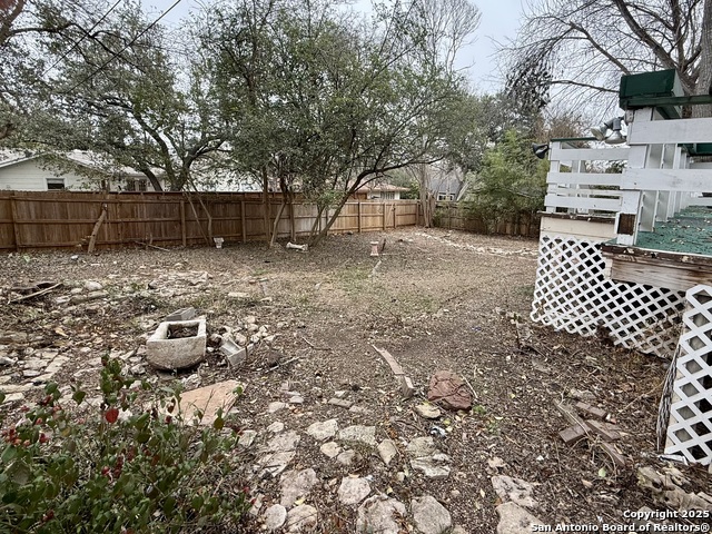 425 Canterbury Hill St Property Photo 4