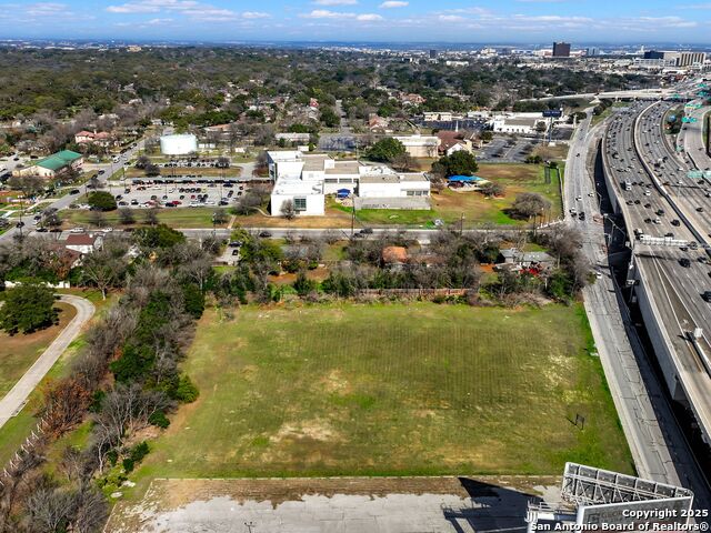 1919 Nw Loop 410 Property Photo 5