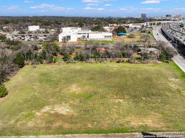1919 Nw Loop 410 Property Photo 10
