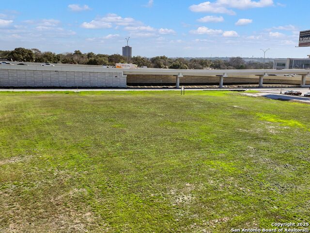 1919 Nw Loop 410 Property Photo 11