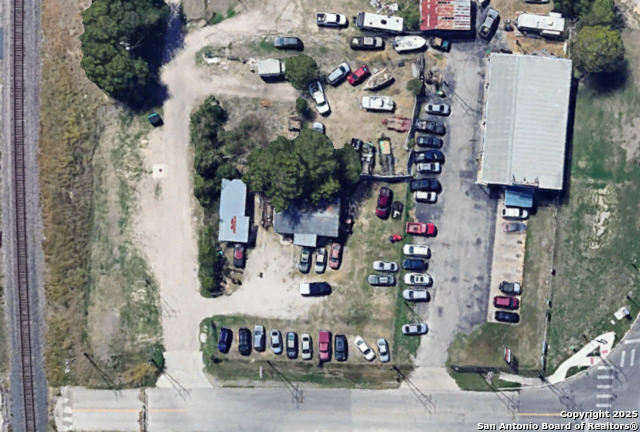 105 Strickland Rd Property Photo 4