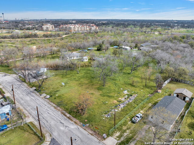 4526 Sierra St Property Photo 10