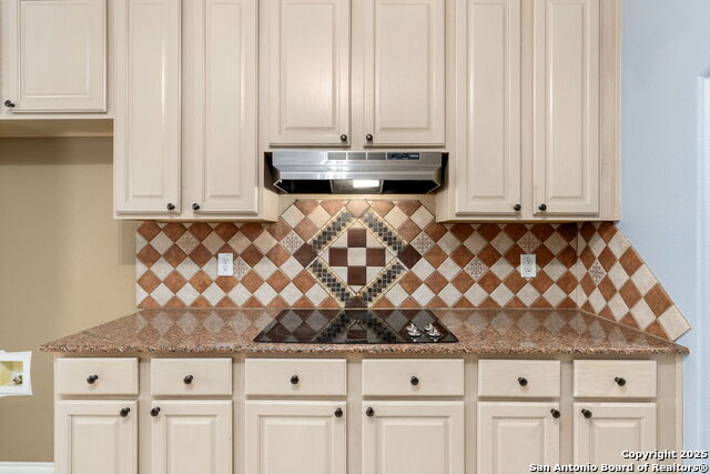 1718 Sandringham Property Photo 16