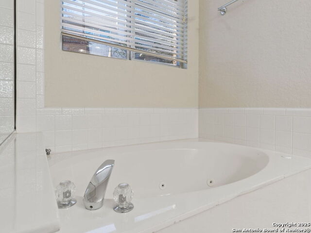 21039 La Pena Property Photo 11