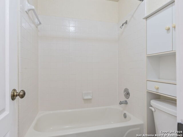21039 La Pena Property Photo 18