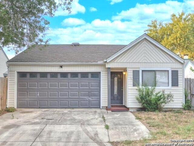10015 Amber Field Property Photo 1