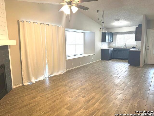 10015 Amber Field Property Photo 2