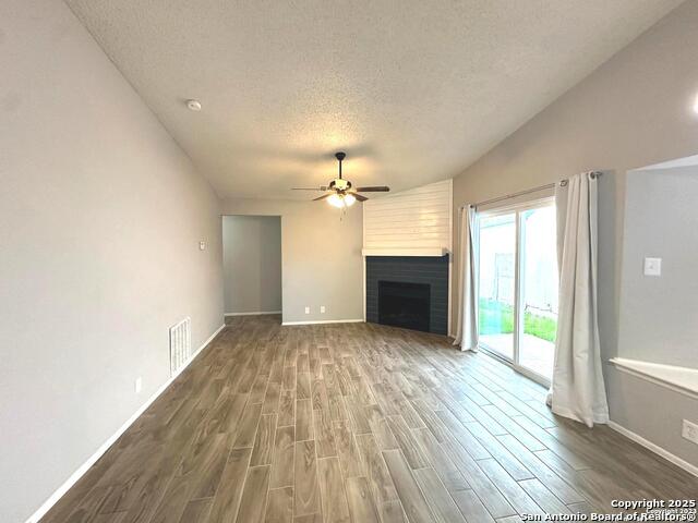 10015 Amber Field Property Photo 8
