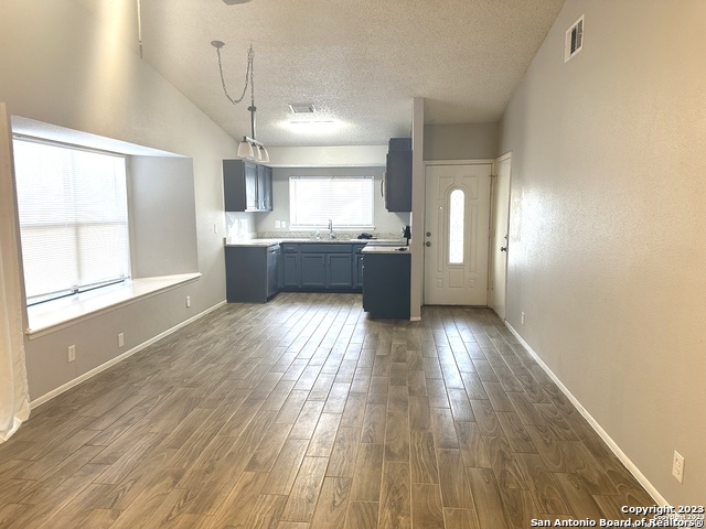10015 Amber Field Property Photo 9