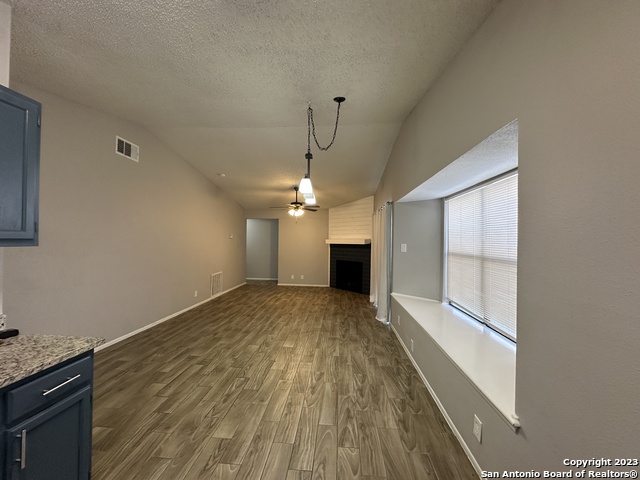 10015 Amber Field Property Photo 11