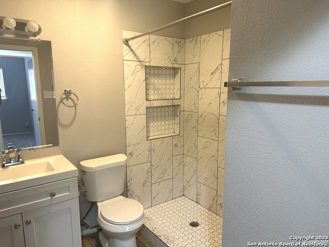 10015 Amber Field Property Photo 15