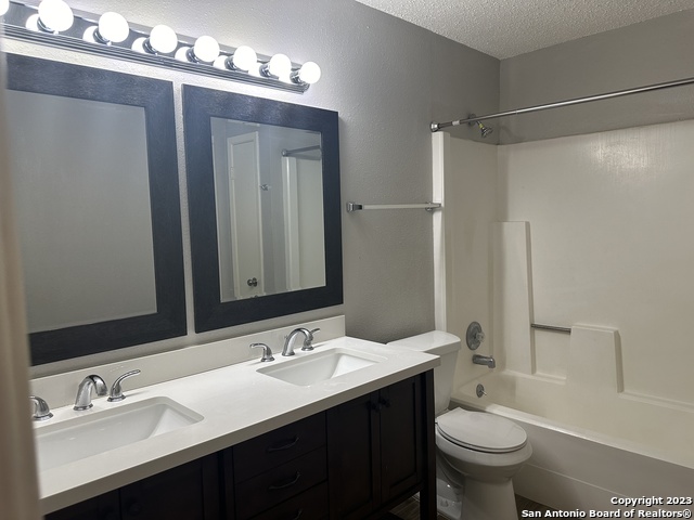 10015 Amber Field Property Photo 20