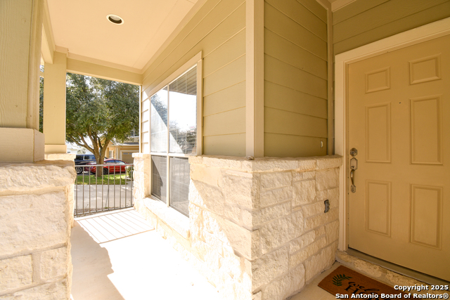 111 Mirror Lk Property Photo 4