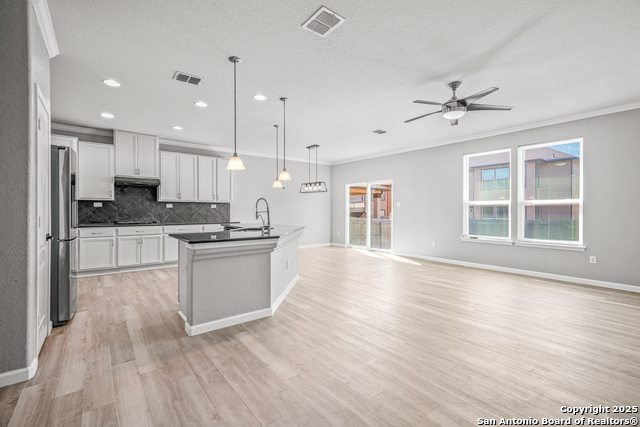 7571 Copper Mdw Property Photo 3