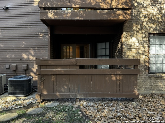 10955 Wurzbach Property Photo 17