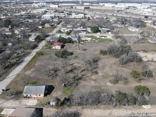 1106 Colzona Property Photo 3