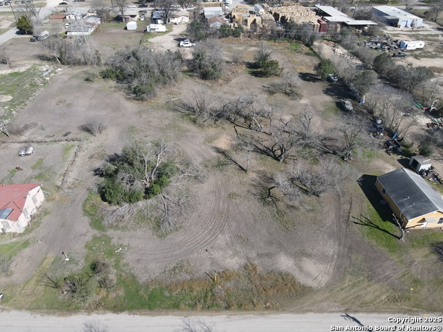 1118 Colzona Property Photo 2