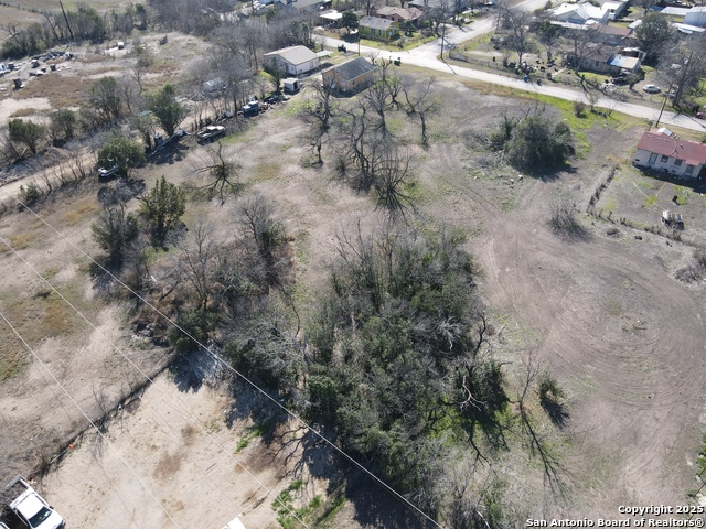 1118 Colzona Property Photo 4